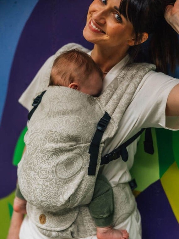 LennyLight – lightweight and intuitive baby carrier