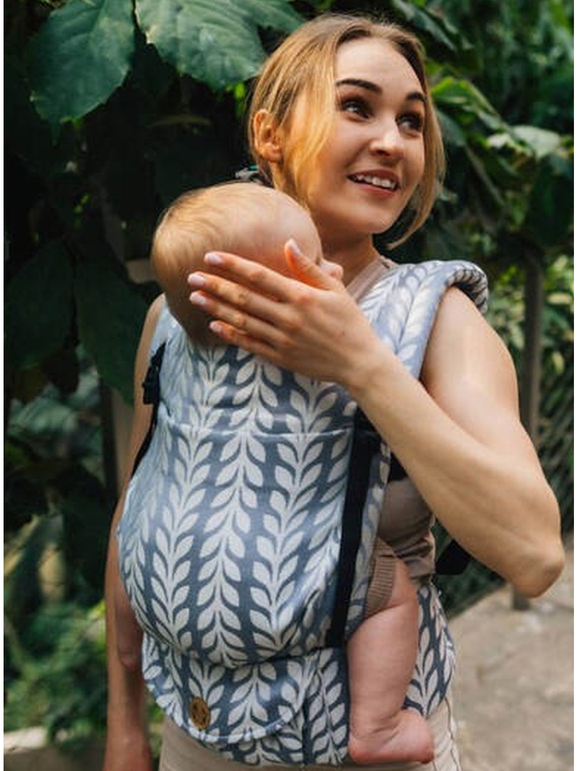 LennyLight – lightweight and intuitive baby carrier