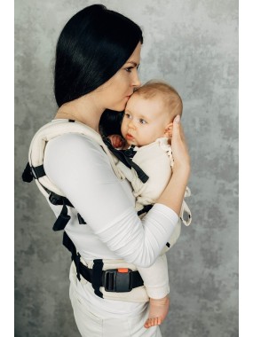 LennyUpGrade – adjustable ergonomic baby carrier from 3.5 to 20 kg LennyUpGrade – adjustable ergonomic baby carrier from 3.5 to 20 kg