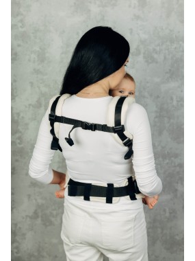 LennyUpGrade – adjustable ergonomic baby carrier from 3.5 to 20 kg LennyUpGrade – adjustable ergonomic baby carrier from 3.5 to 20 kg