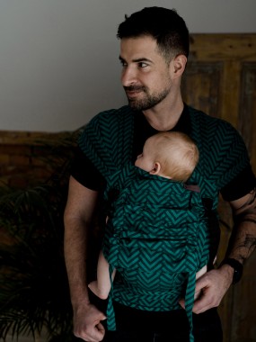 Little Frog Cross Hybrid – ergonomic half buckle baby carrier