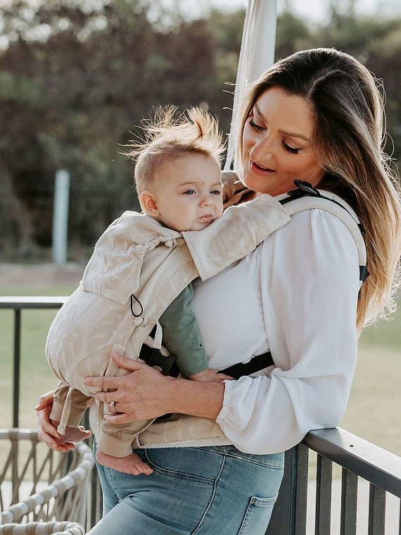 Quokkababy E-Carrier ergonomic baby carrier – maximum adaptability from day one