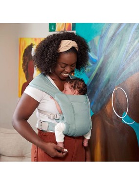 Ergobaby Embrace – soft and compact newborn carrier
