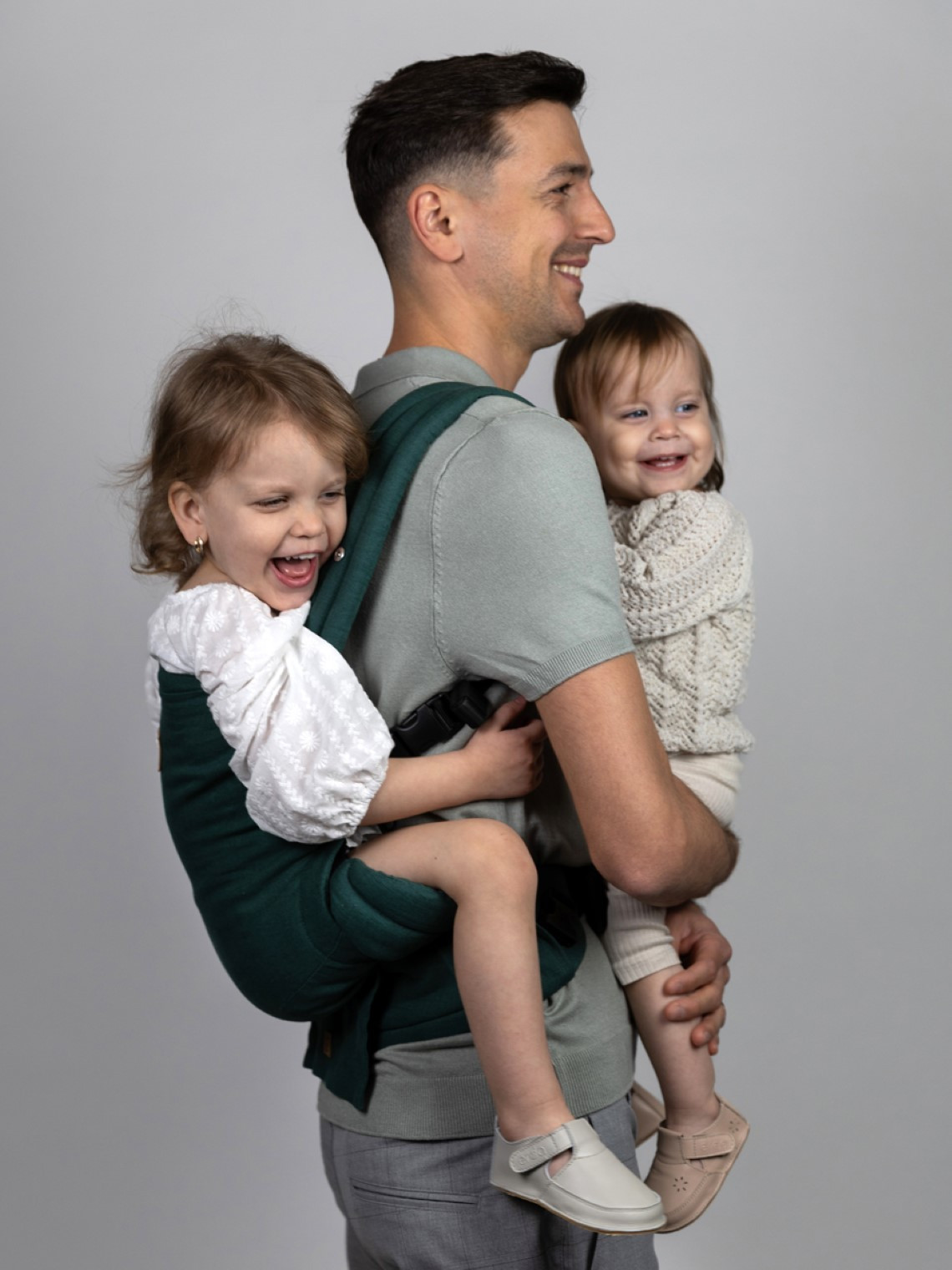 ISARA THE ONE Baby Carrier – From Newborn to Preschooler | Ergonomic and Fully Adjustable