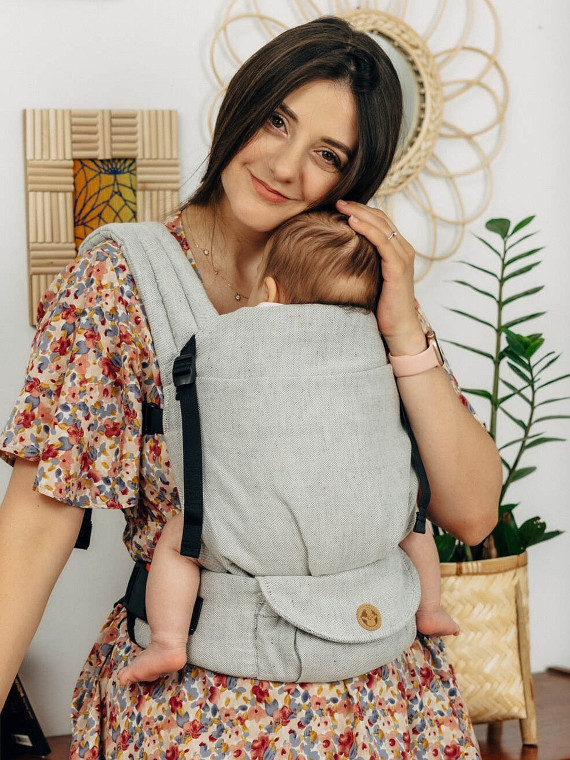 LennyLight – lightweight and intuitive baby carrier