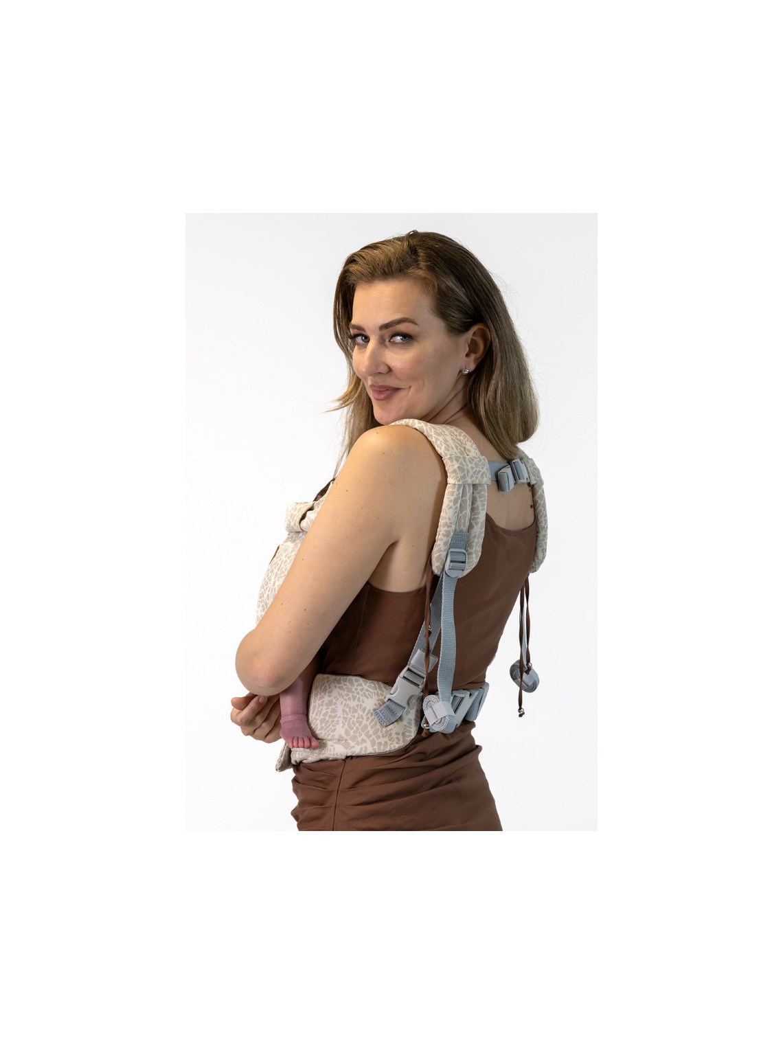 ISARA THE ONE Baby Carrier – From Newborn to Preschooler | Ergonomic and Fully Adjustable