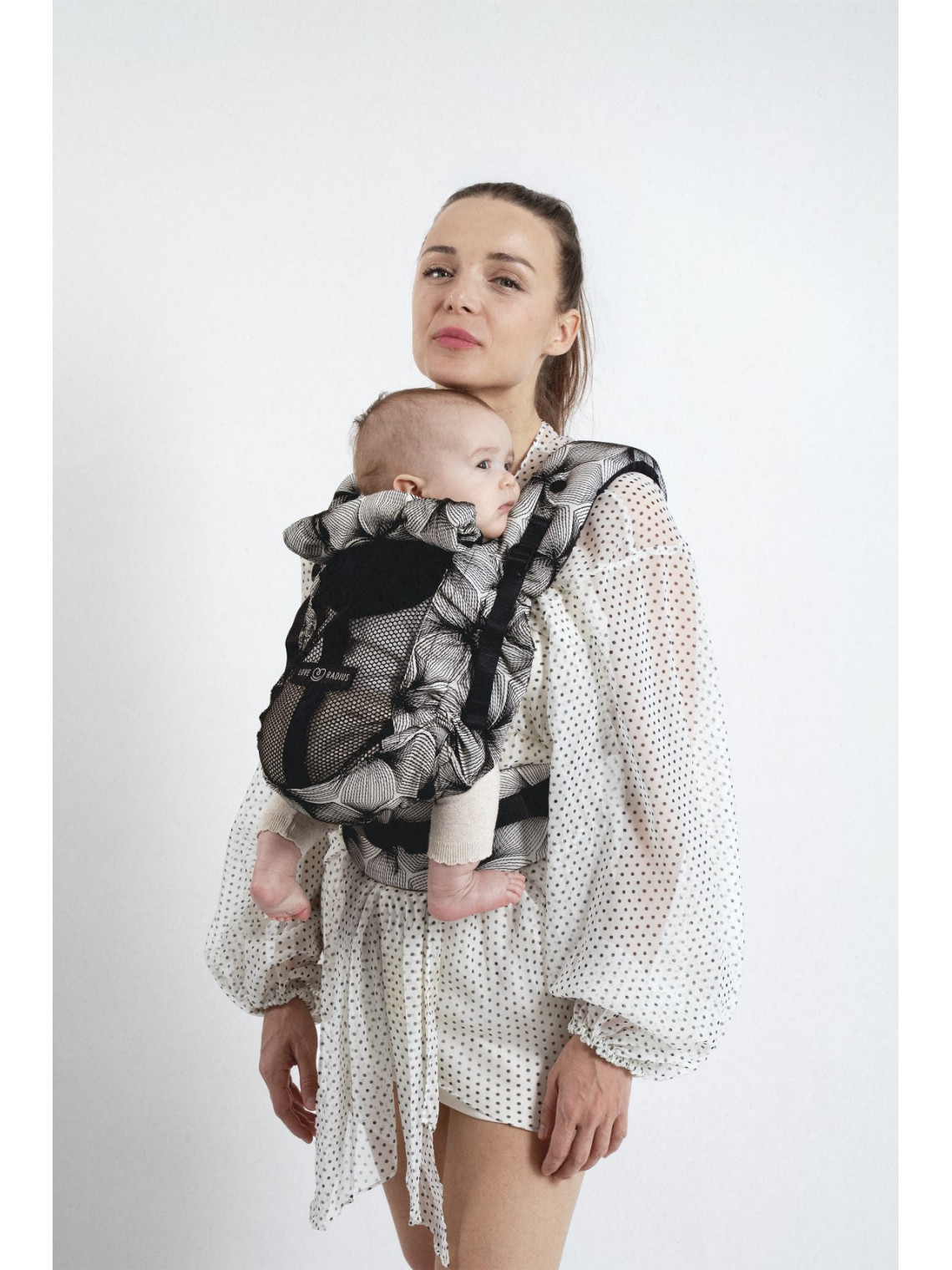 Love Radius PhysioCarrier 2 – ergonomic baby carrier from birth | babysling.eu