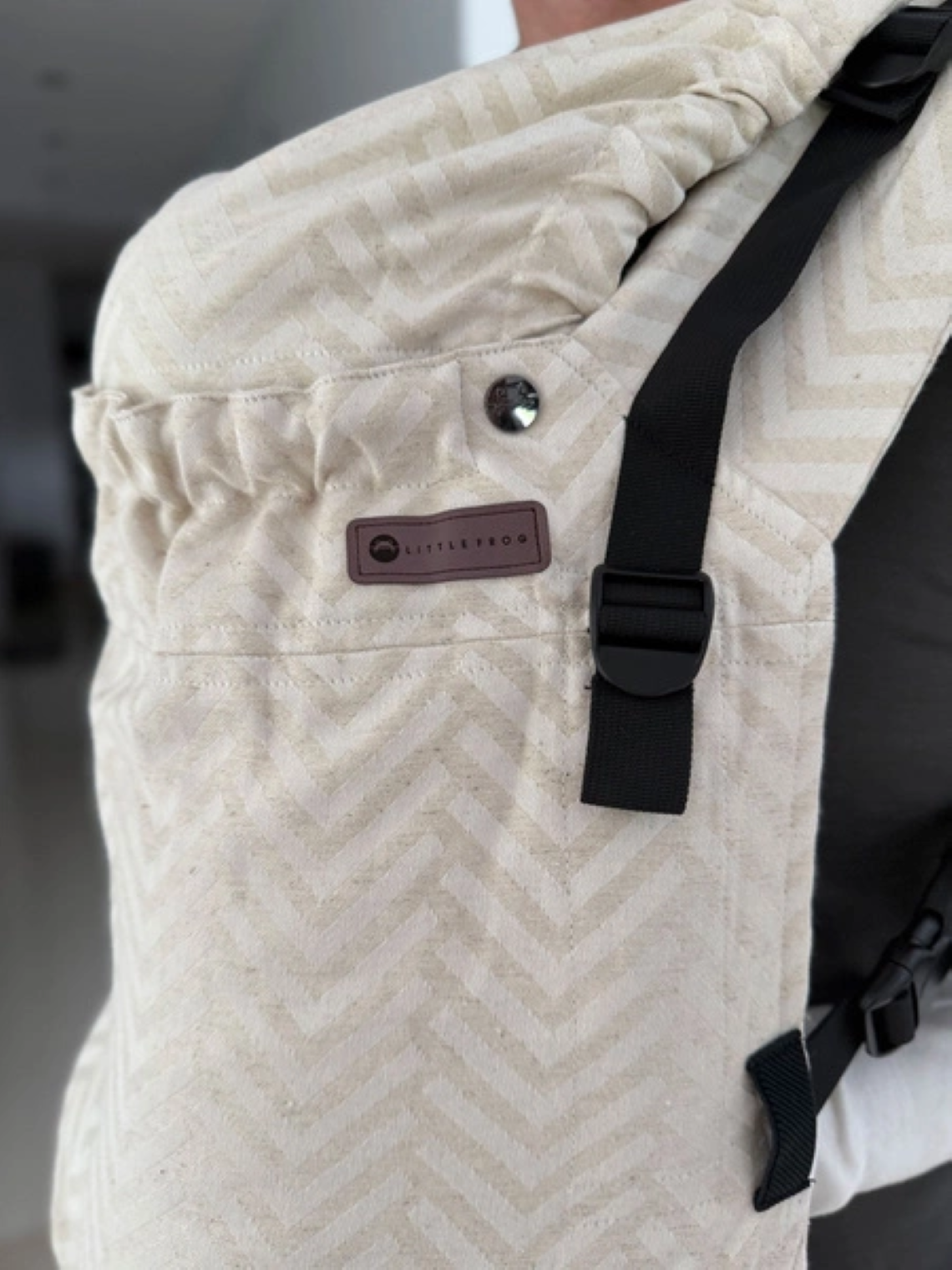 Little Frog Prime – lightweight, breathable newborn carrier