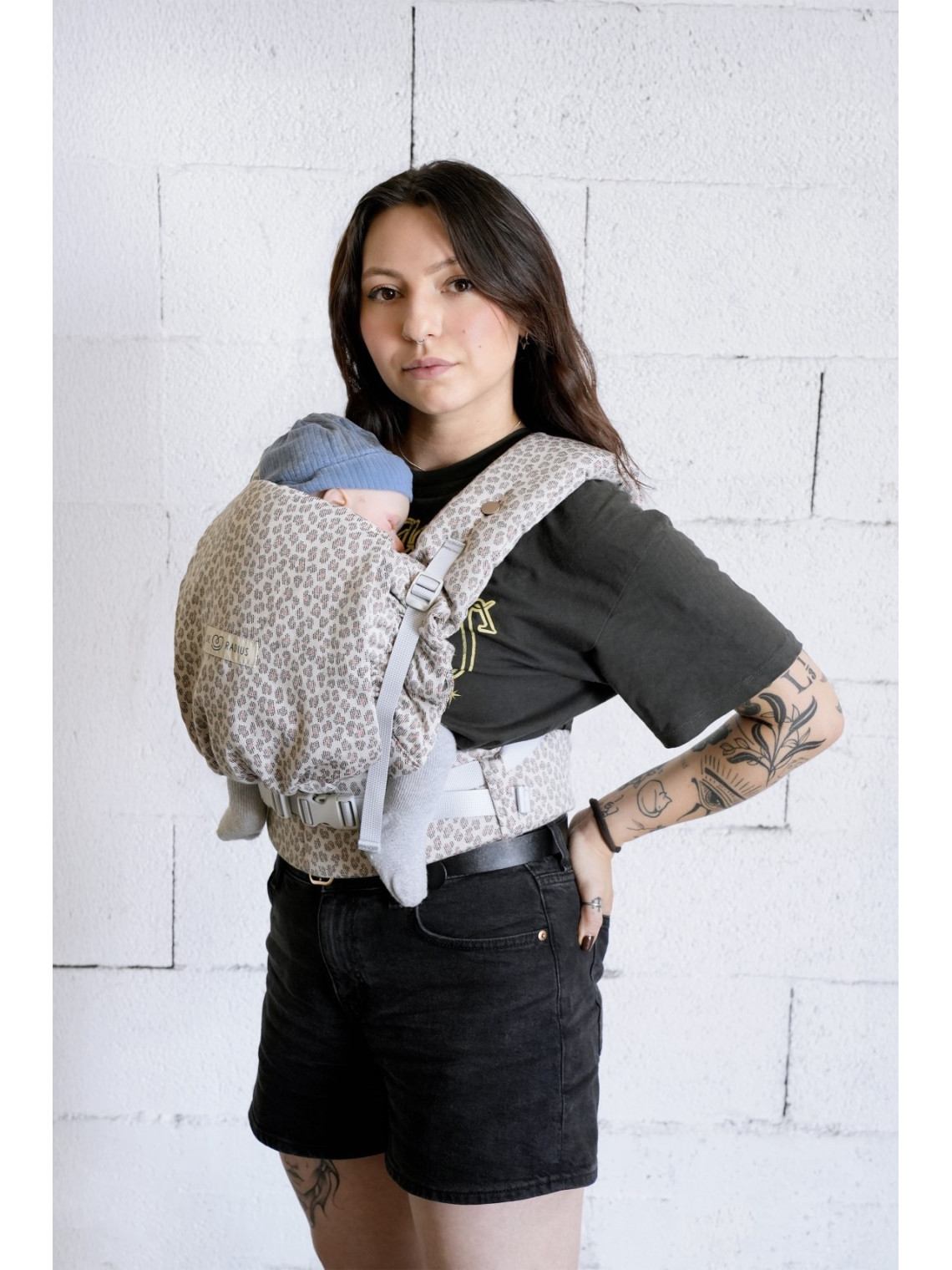 Love Radius PhysioCarrier 2 – ergonomic baby carrier from birth | babysling.eu