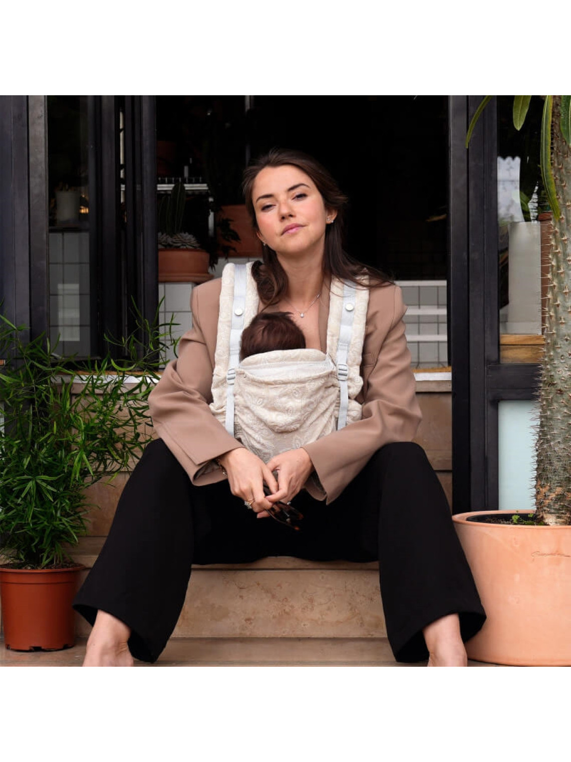 LOVE RADIUS HoodieCarrier 2 – ergonomic baby carrier from birth