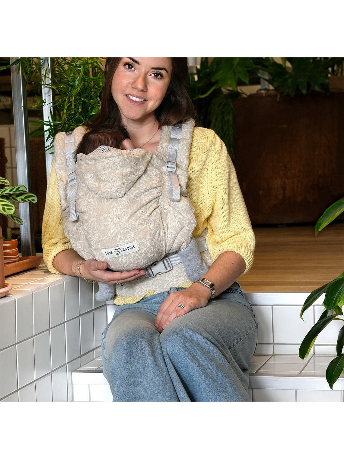 LOVE RADIUS HoodieCarrier 2 – ergonomic baby carrier from birth