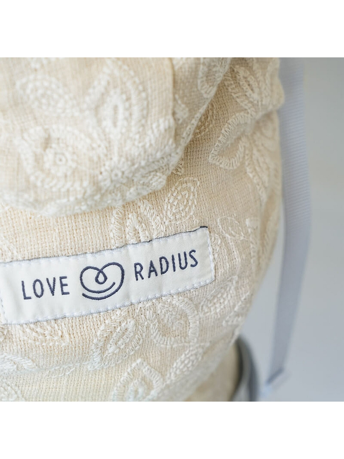 LOVE RADIUS HoodieCarrier 2 – ergonomic baby carrier from birth