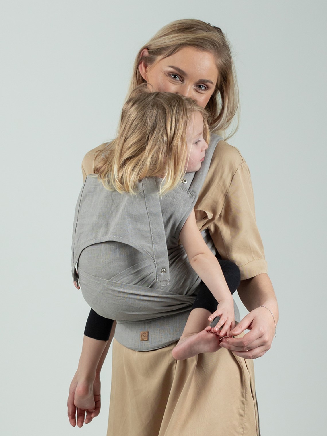 ISARA Quick Half Buckle – hybrid baby carrier with buckle and wrap flexibility