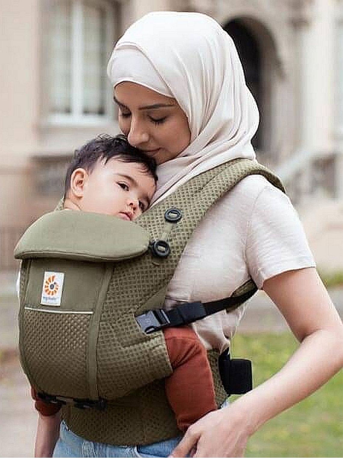 Ergobaby Adapt baby carrier – from newborn to toddler